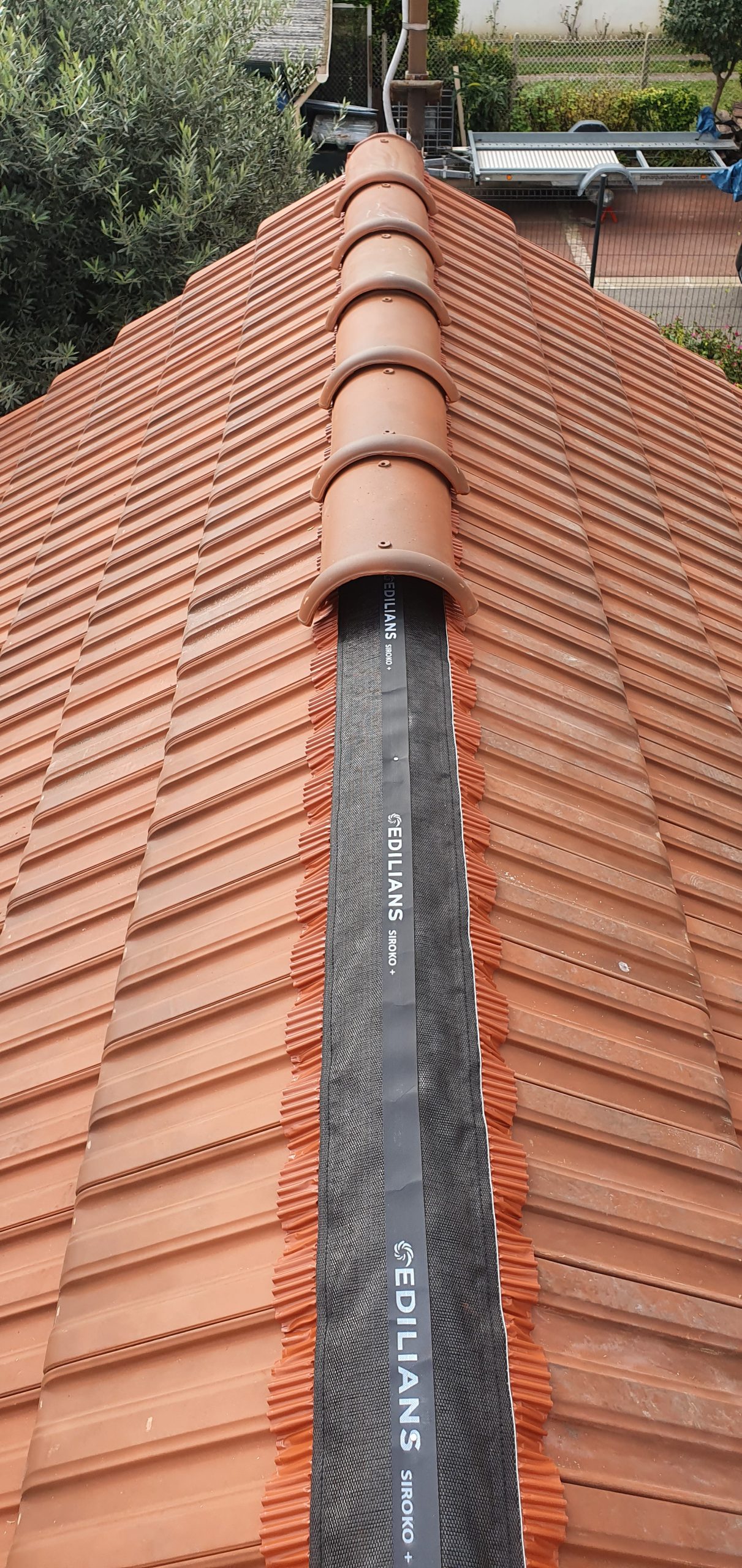 Toit en tuiles rouges